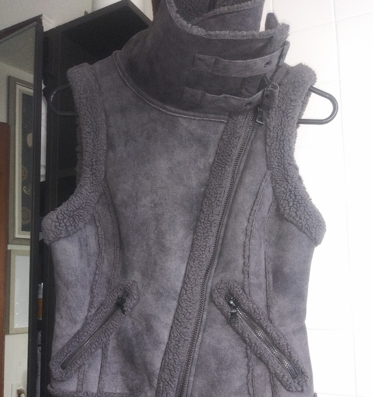 FAB Eco Shearing Look Suede Vest Sz: TP - Picture 2 of 10